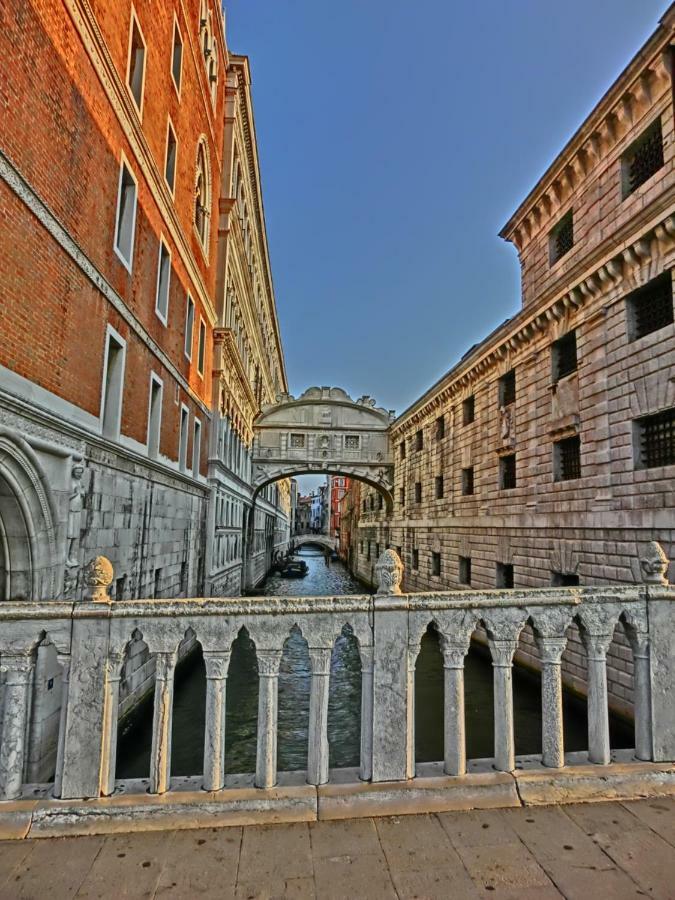 Classic Three Minutes From St Marc'S Square Appartement Venetië Buitenkant foto